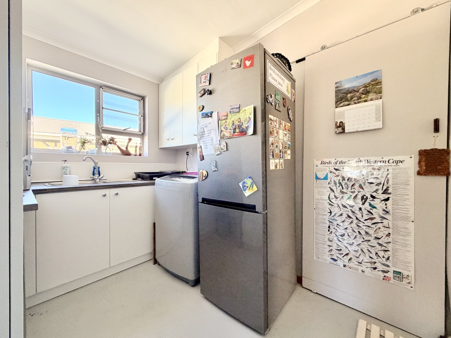 2 Bedroom Property for Sale in Sandbaai Western Cape